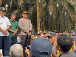 Hari Kedua Aksi, Masyarakat Delapan Desa Kembali Tuntut Realisasi Hak Plasma Sesuai Hasil RDP.